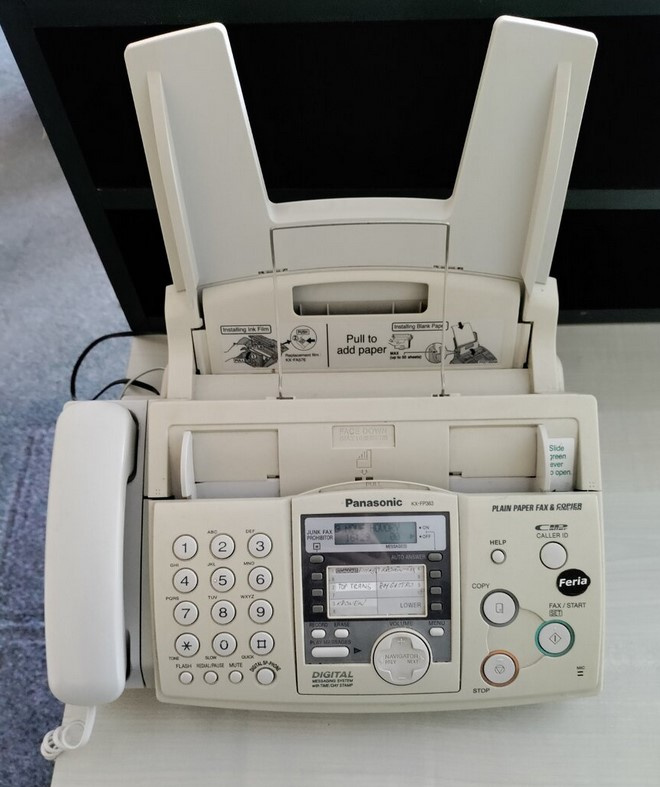 Telefon se záznamníkem, kopírkou a faxem Panasonic