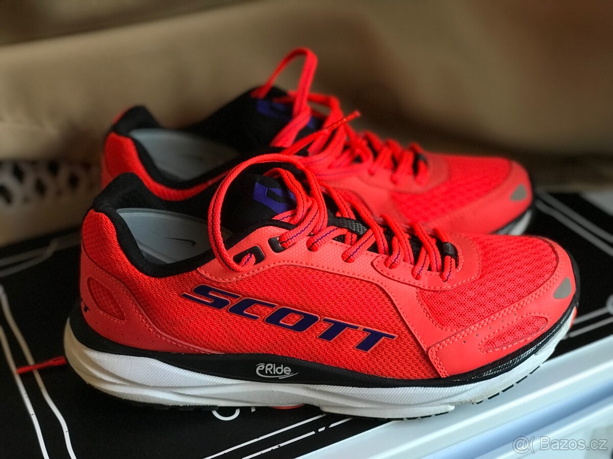 Běžecké boty Scott ASICS new balance Nike tiempo