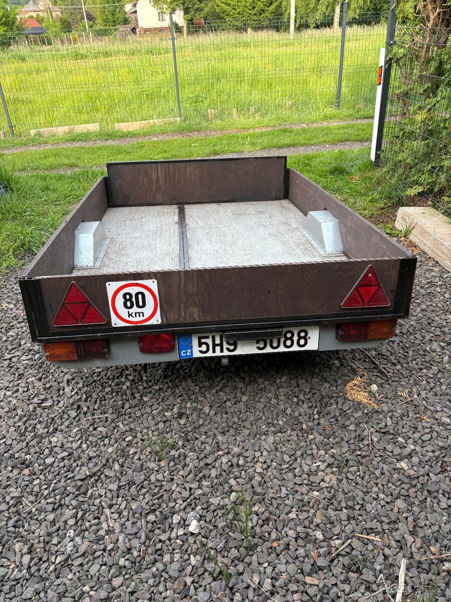 Přívěsný vozík