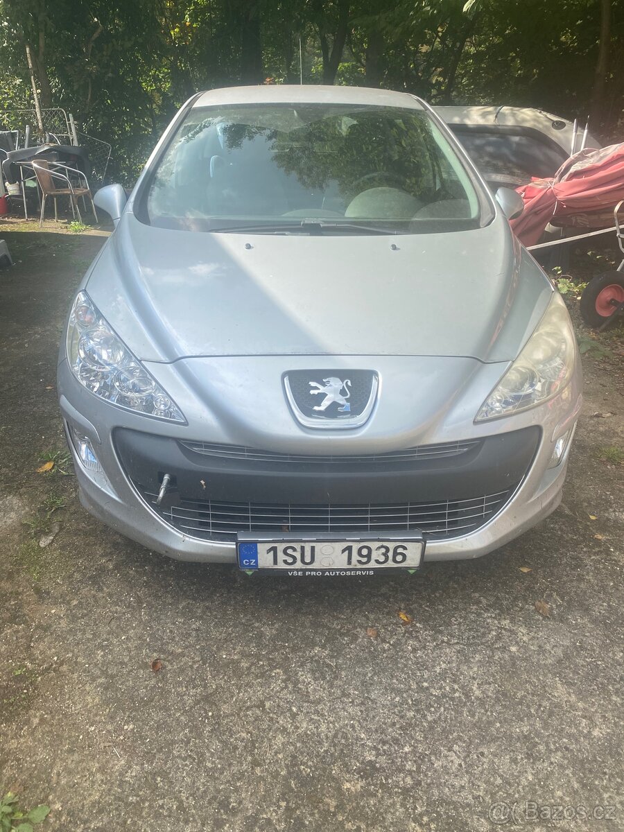Peugeot 308 1.6i 88kW – nová STK, motor KO
