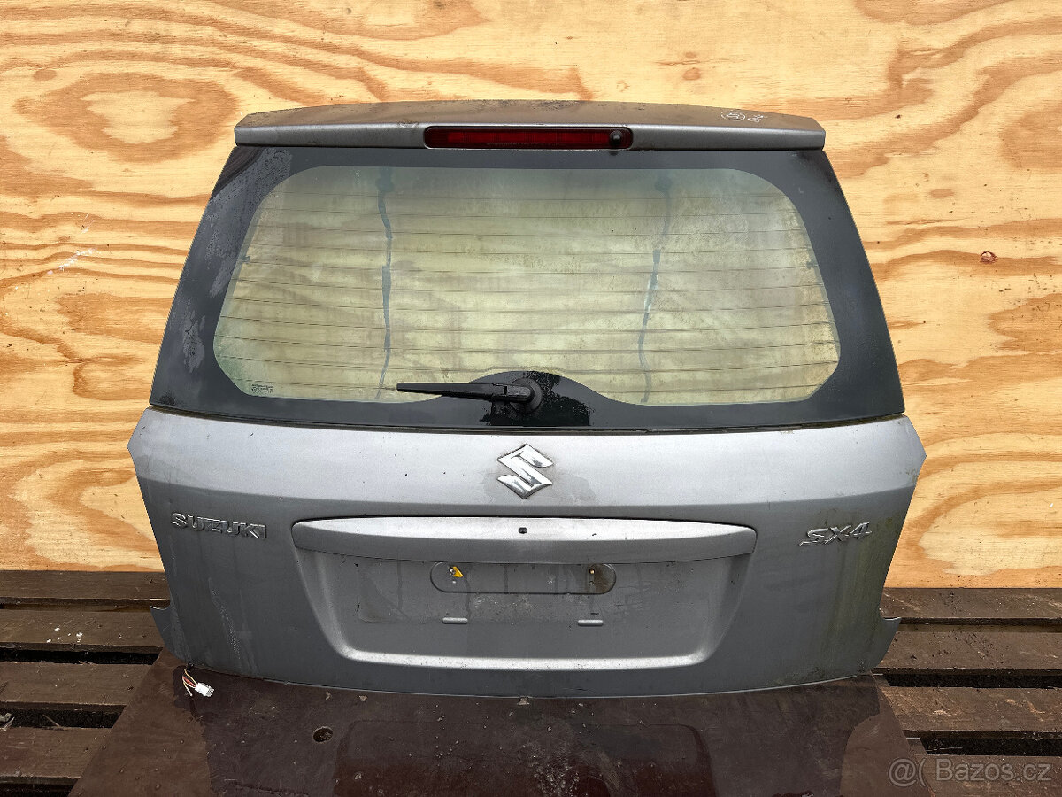 55.PRODÁM PÁTE DVEŘE SUZUKI SX4