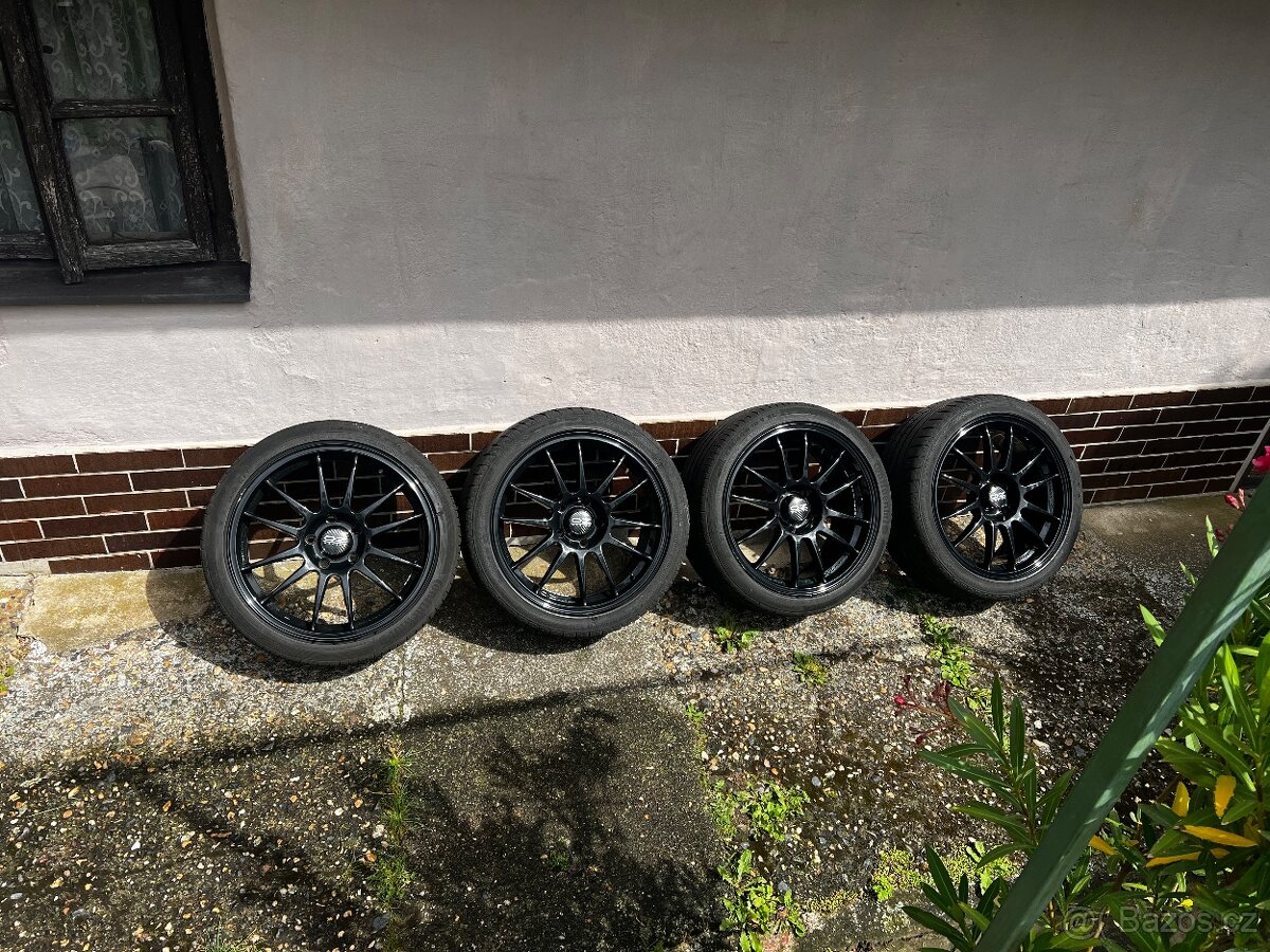 R18 5x120 OZ RACING SUPERLEGGERA