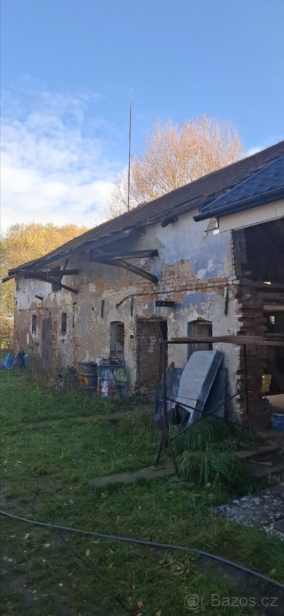 Daruji za odvoz a rozebrání celou stavbu na foto