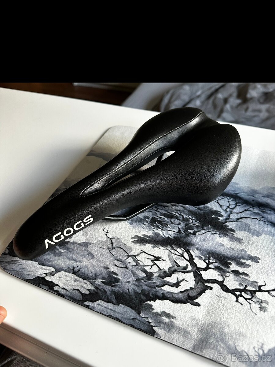AGOGS kožená sedla na kolo