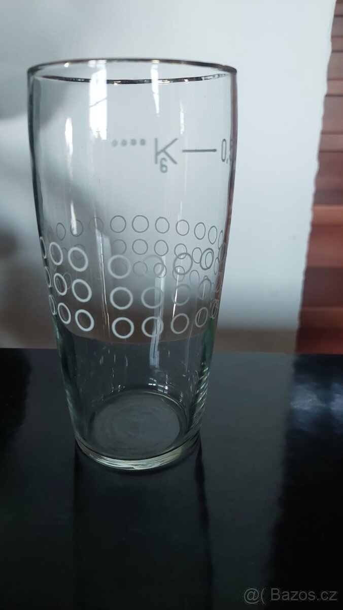 retro socialistický půllitr pohárek