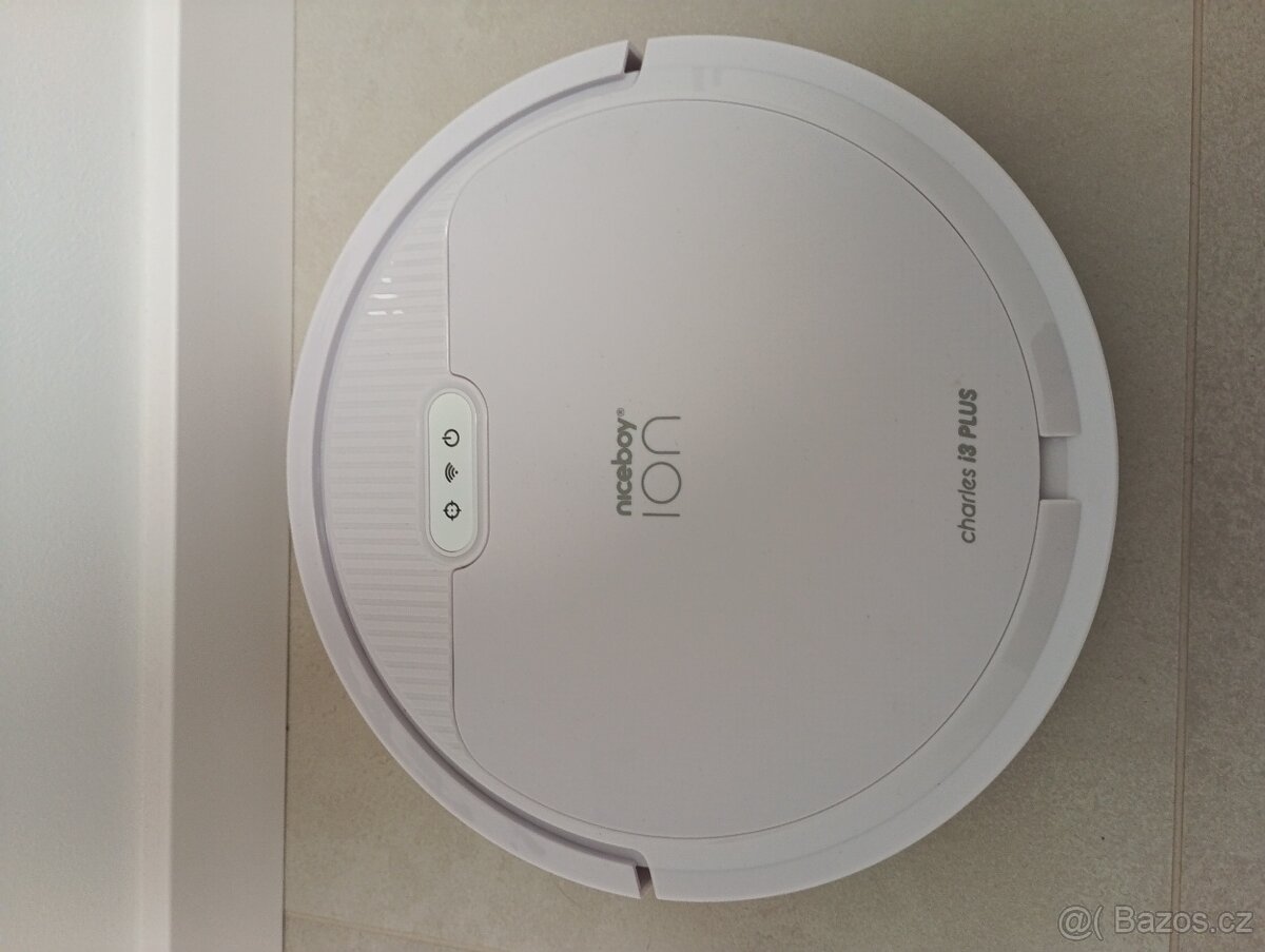 Roboticky vysavac Niceboy charles i3 plus