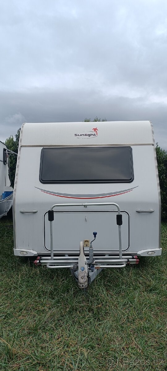 Karavan Sunlight Carado Capron 2015