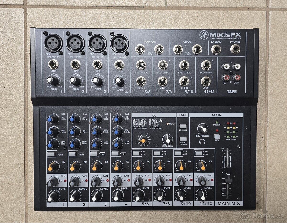 Mackie MIX12FX