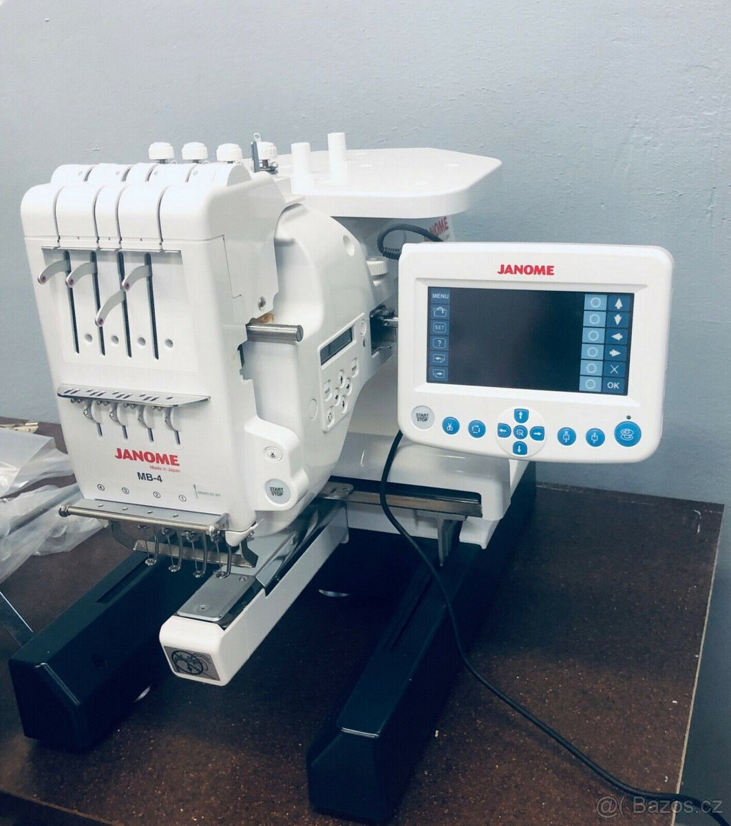 Vyšívací stroj Janome MB-4S Commercial 4 jehly v perfektním