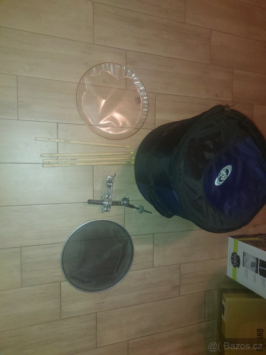 Úklid zkušebny, mrkněte.