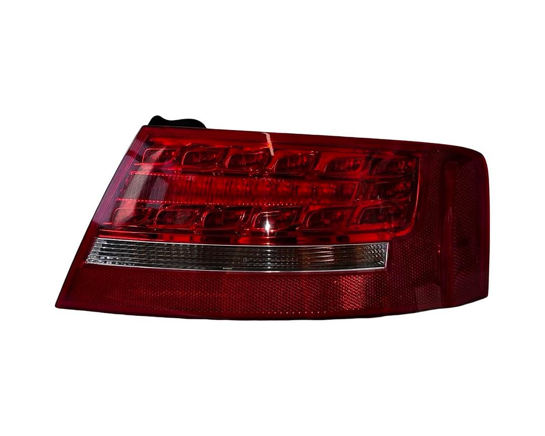 LED pravé zadní vnější světlo 8T8945096D Audi A5 8T 2011