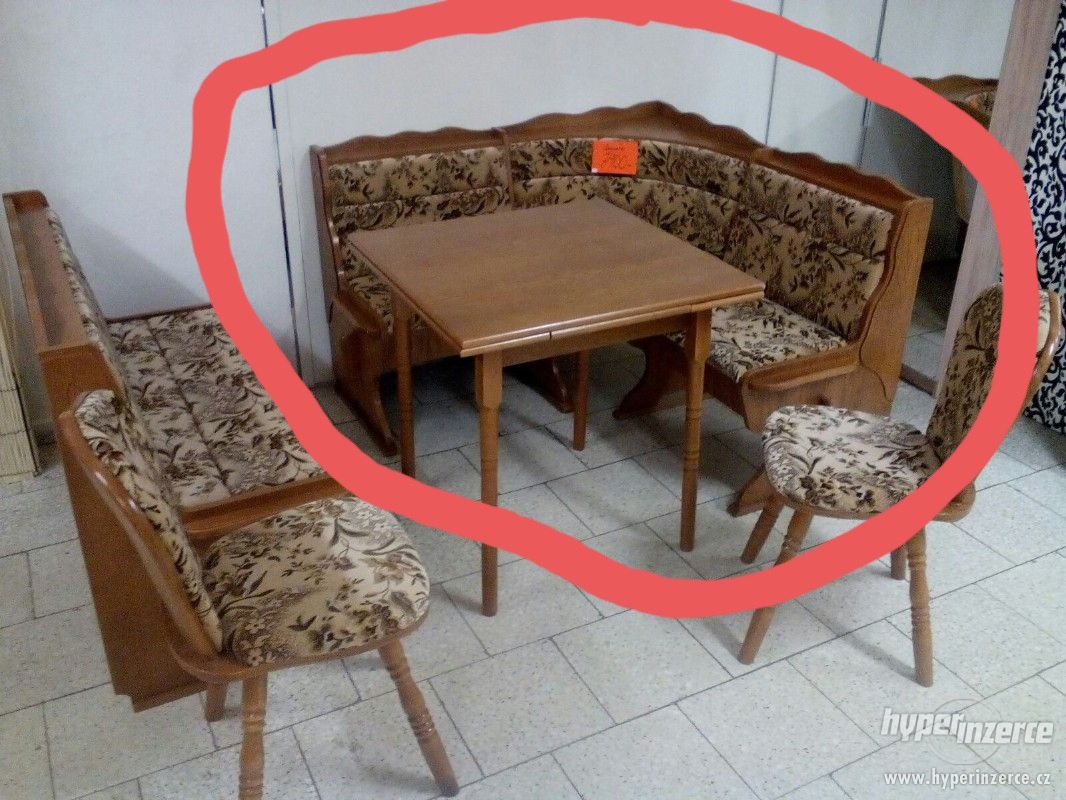 Kuchyňská linka z masivu + Rohové sezení