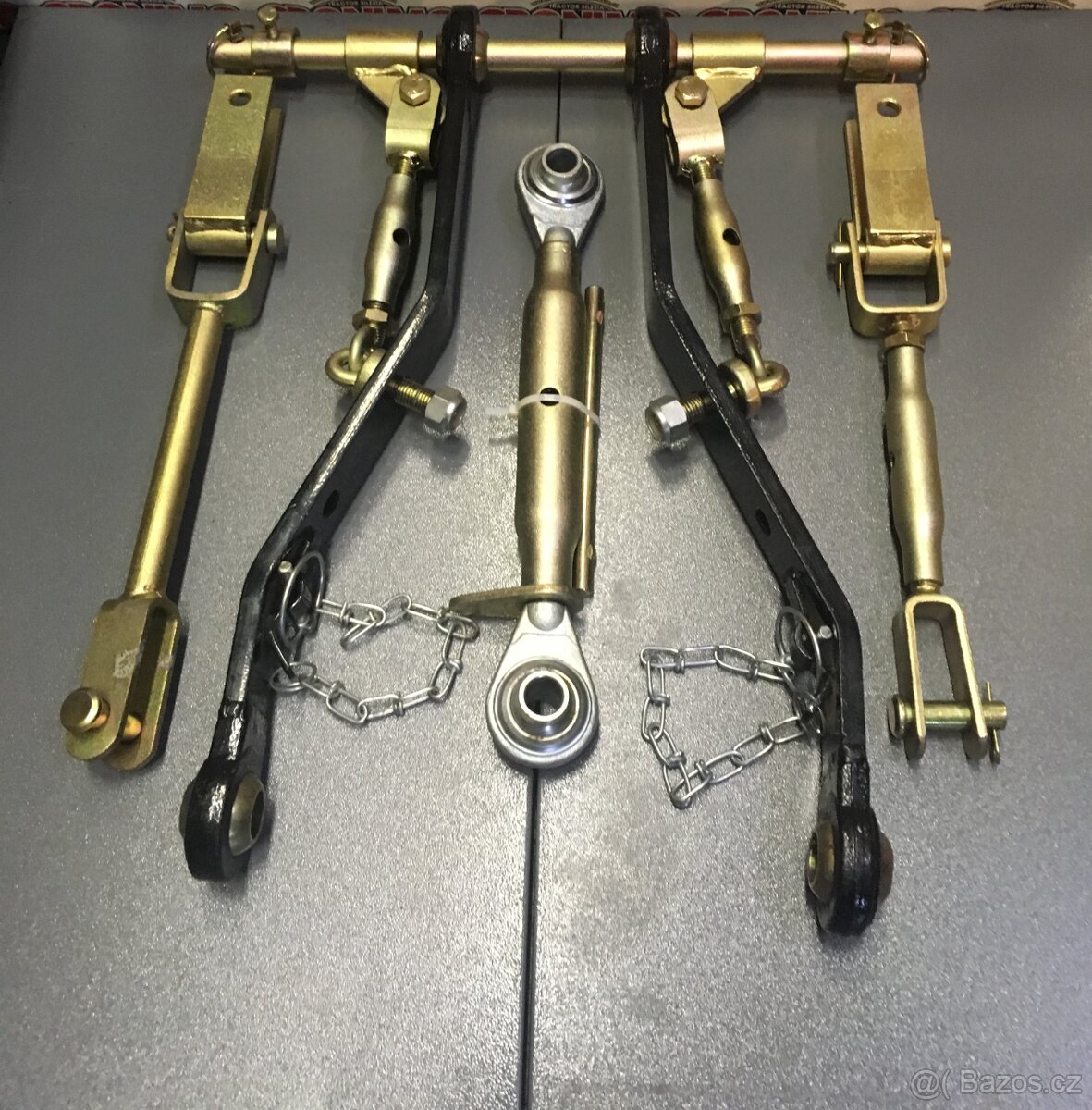 Tříbodový závěs pro traktory