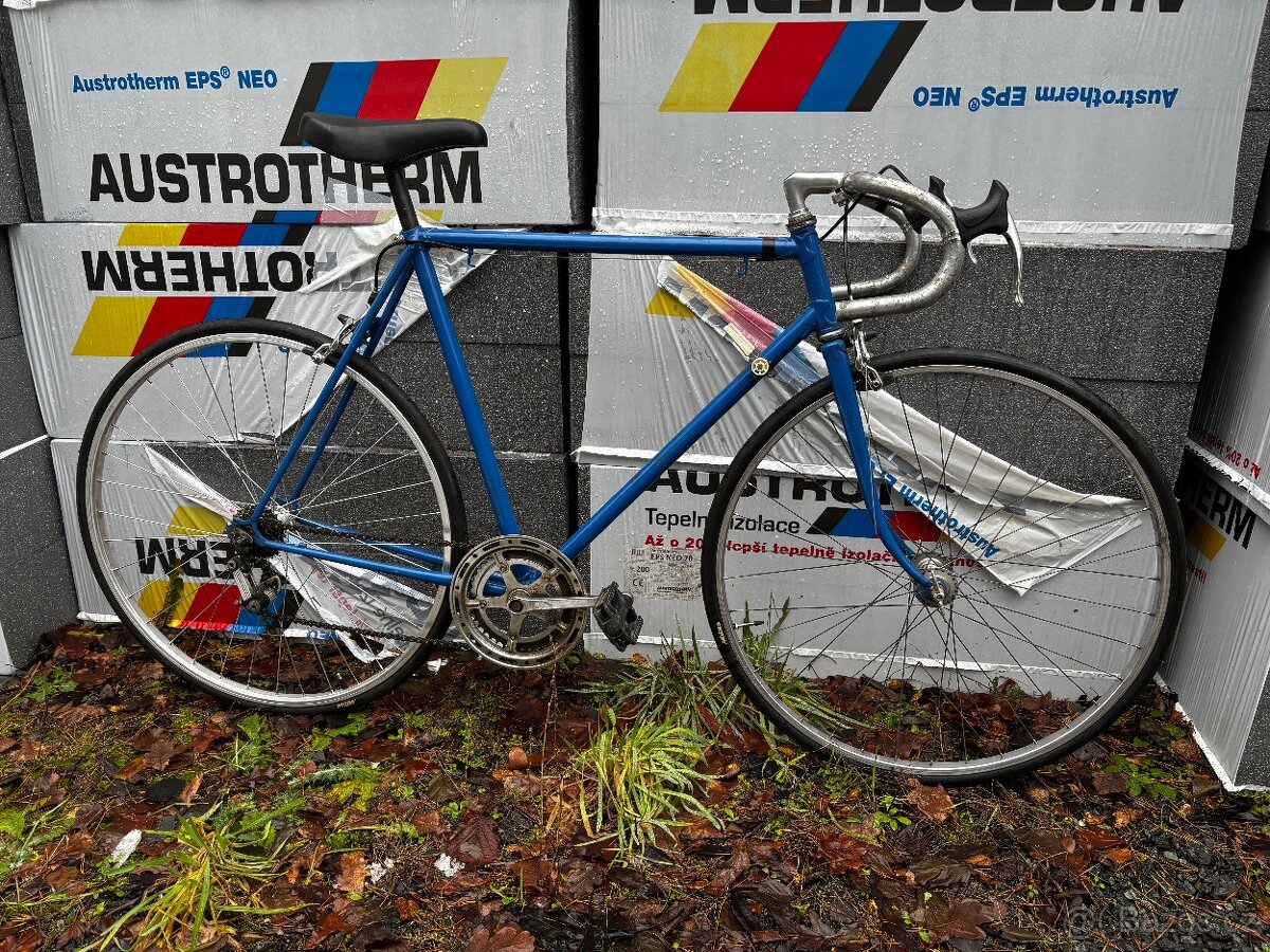 Silniční kolo favorit / eska