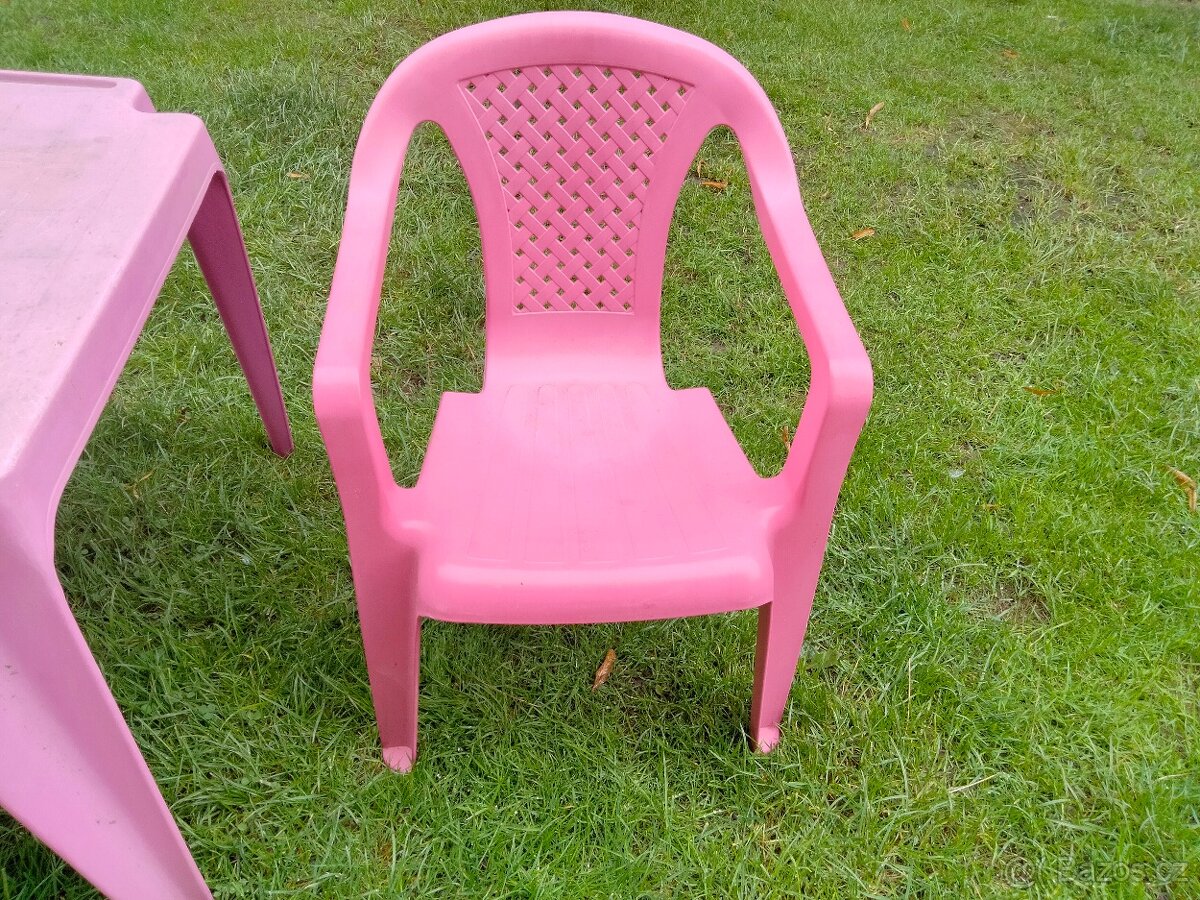 Dětský zahradní nabytek