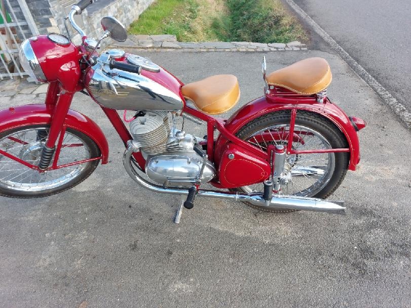 Jawa 350 pérák s SPZ