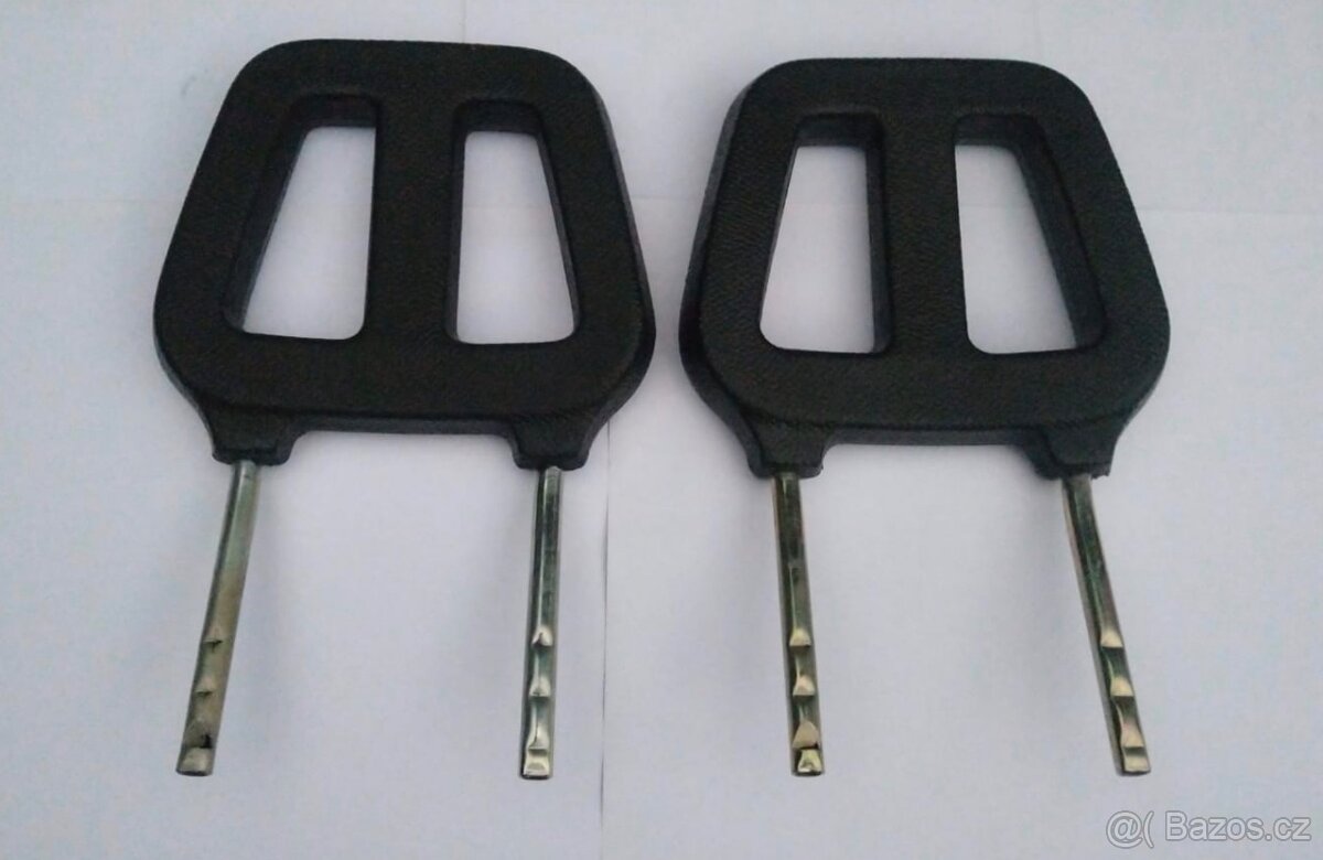 Opěrky hlavy Trabant 601