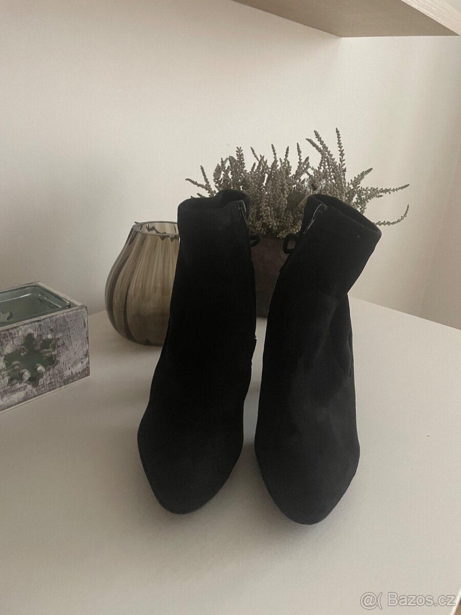 Boty na podpatku vel.37