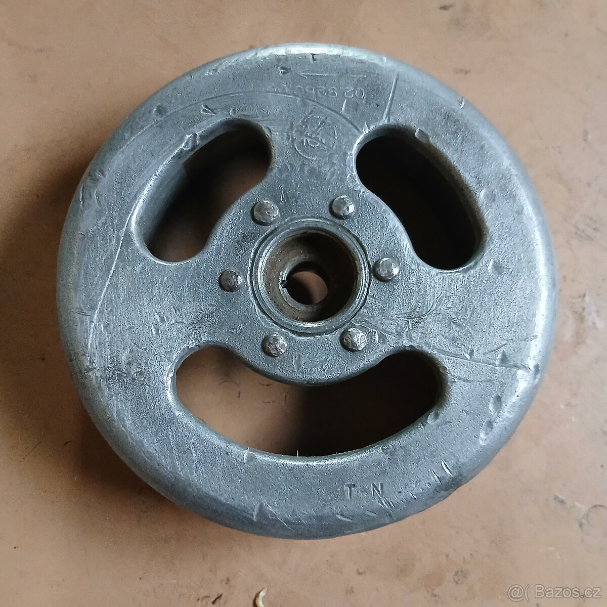 Stadion,Jawetta magneto-rotor zapalování