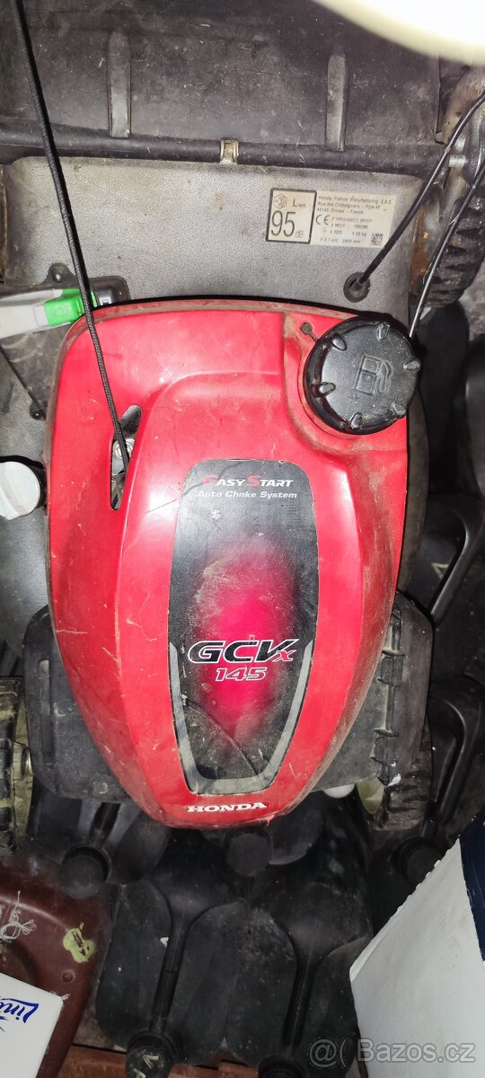 Sekačka Honda s pojezdem