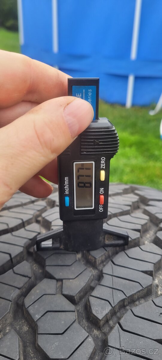 Zimní pneu 235/55/18 DOT4322 8,9mm