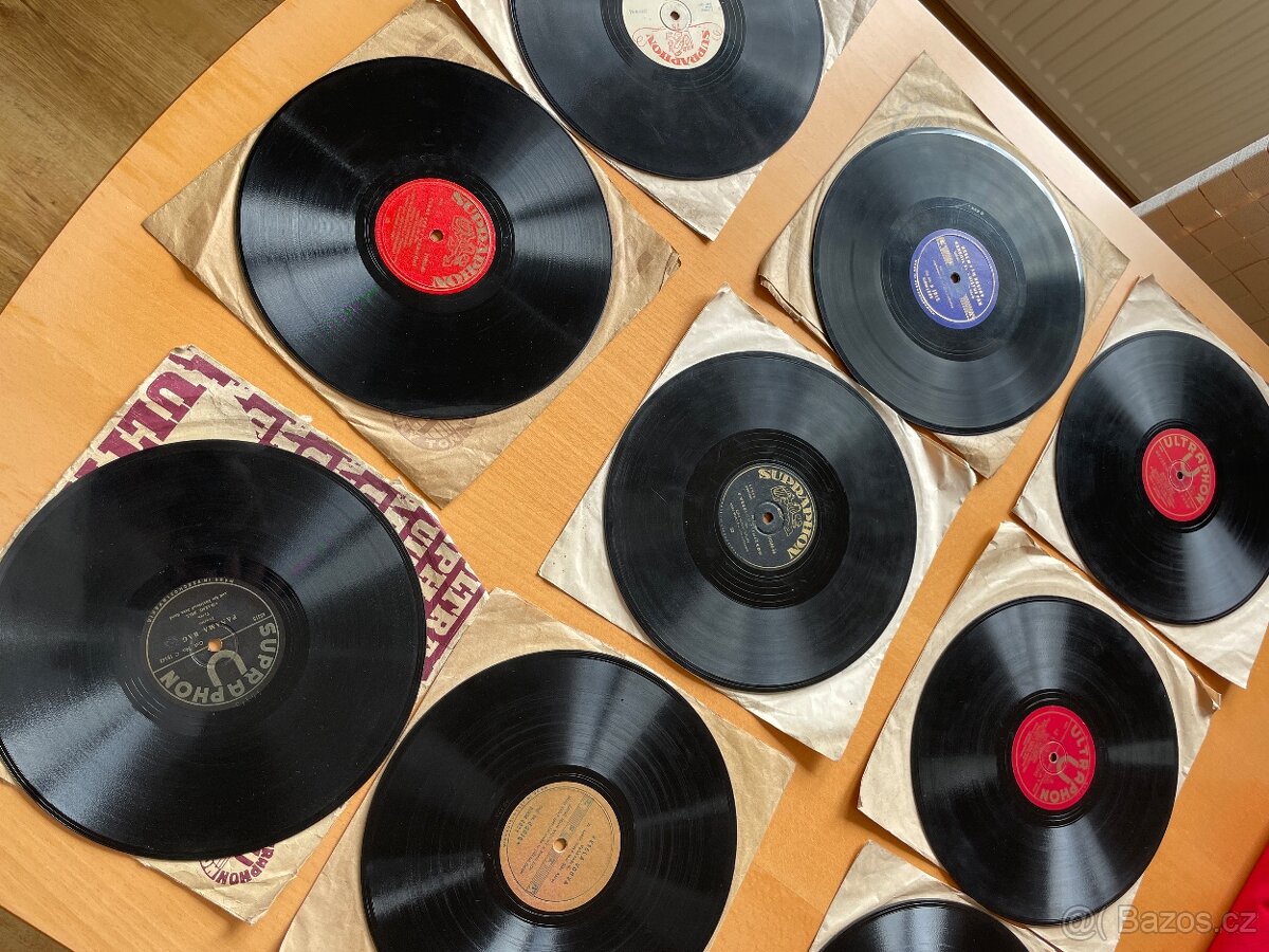 VINYLOVÉ DESKY