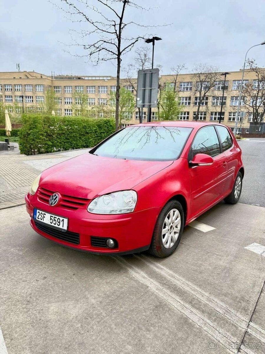 Volkswagen Golf 5 1.6 manuál