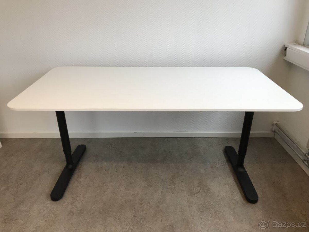 Kancelářské stoly Ikea Bekant (4 ks)