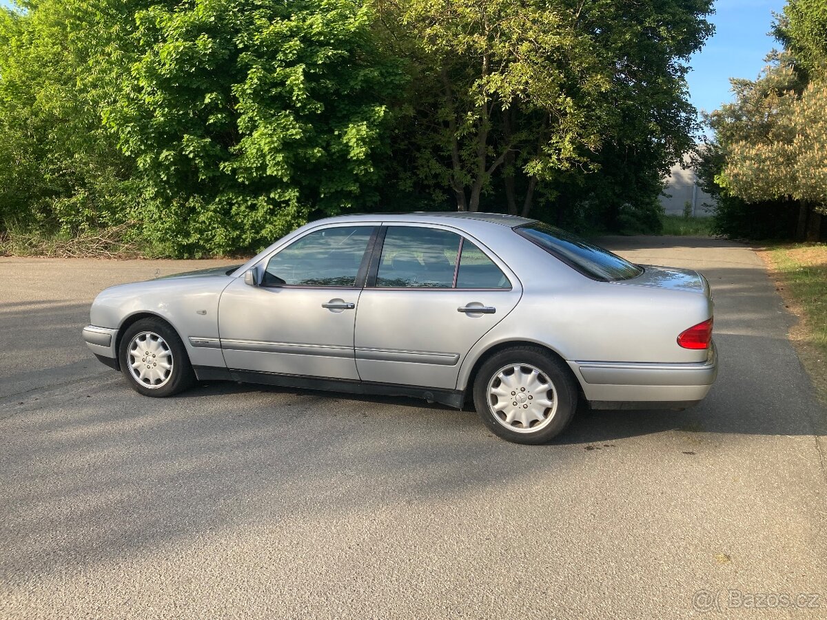Mercedes Benz E 280 W 210 elegance 150kw, 5st. automat