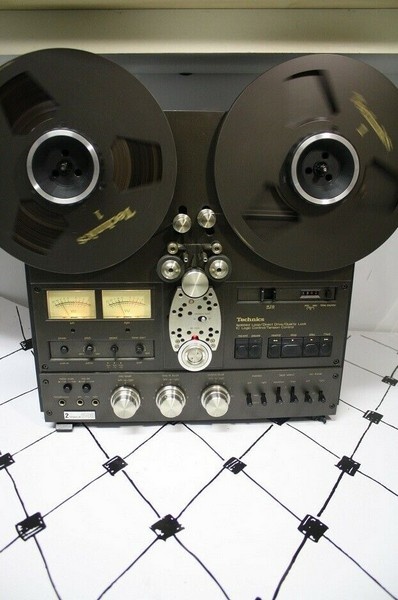 Špičkový 2 a 4stopý magnetofon Technics RS-1500
