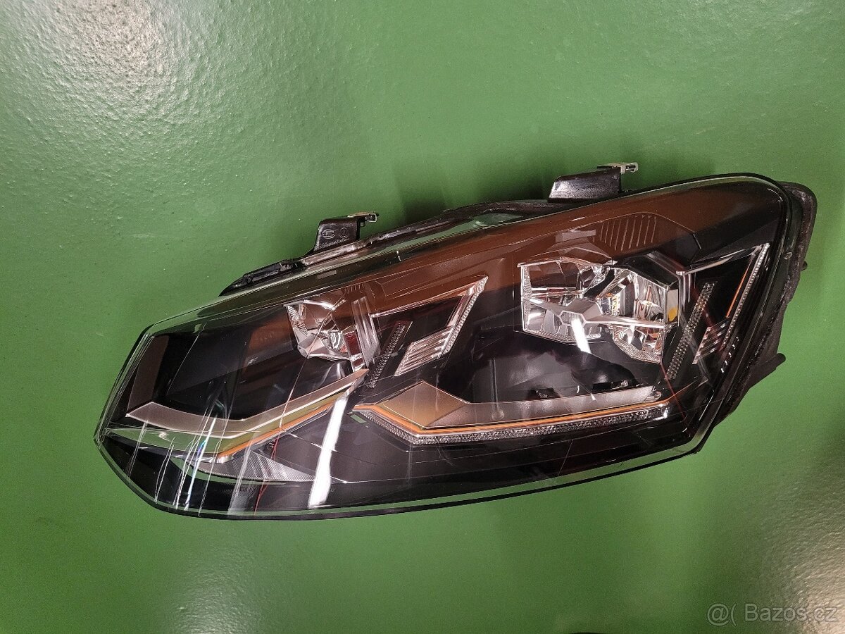 VW Polo R6 levé světlo 6C1941035