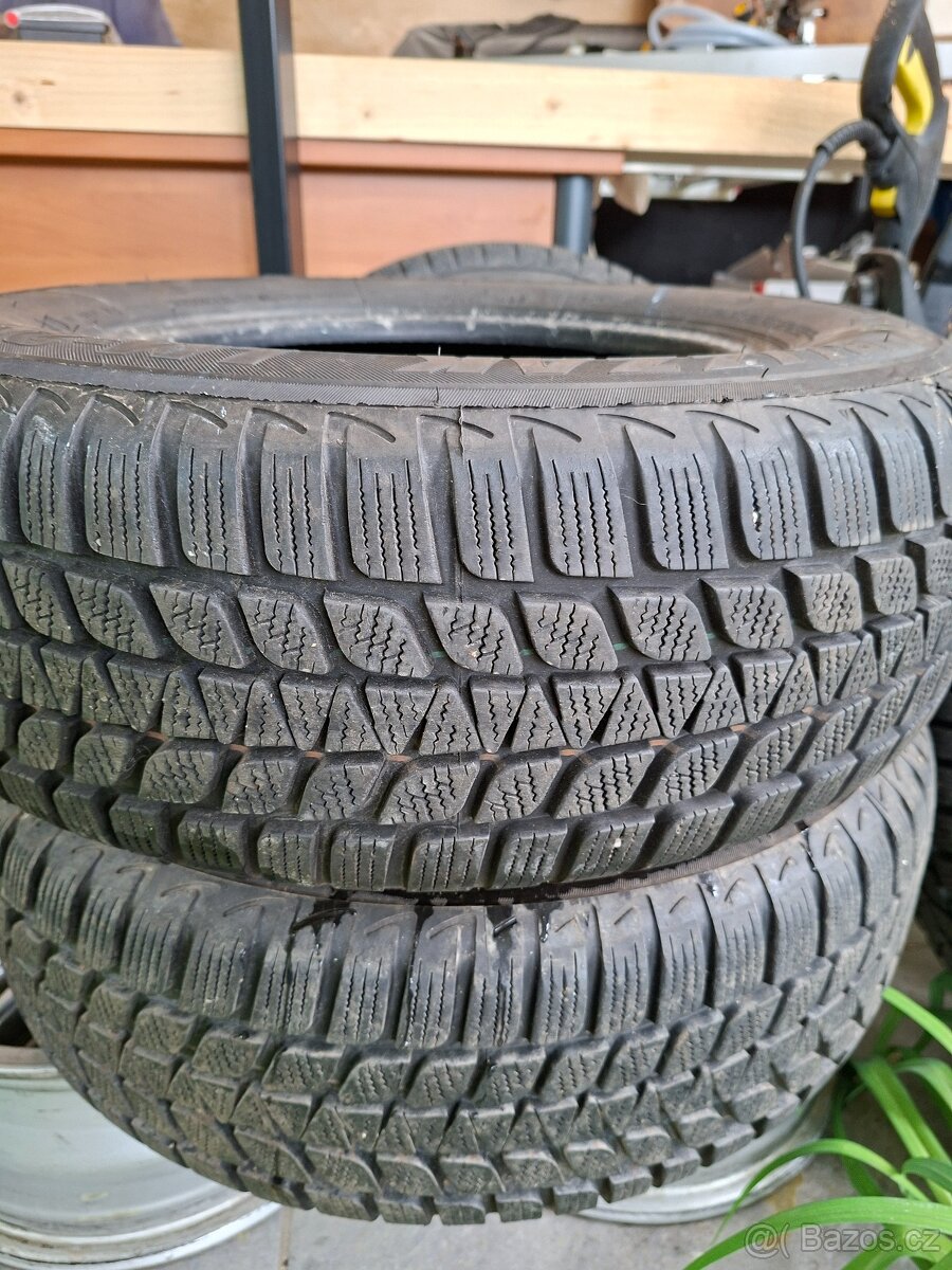 Zimní pneu 195/70 r14