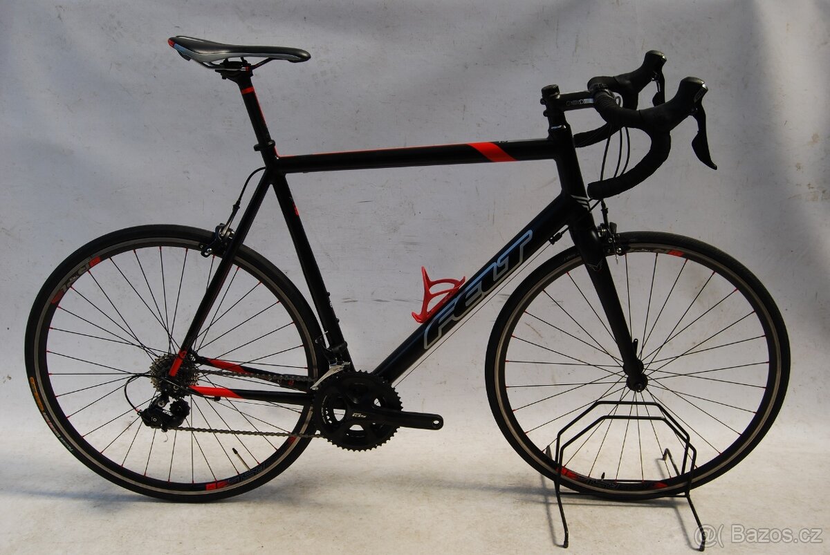Silniční kolo Felt 61cm