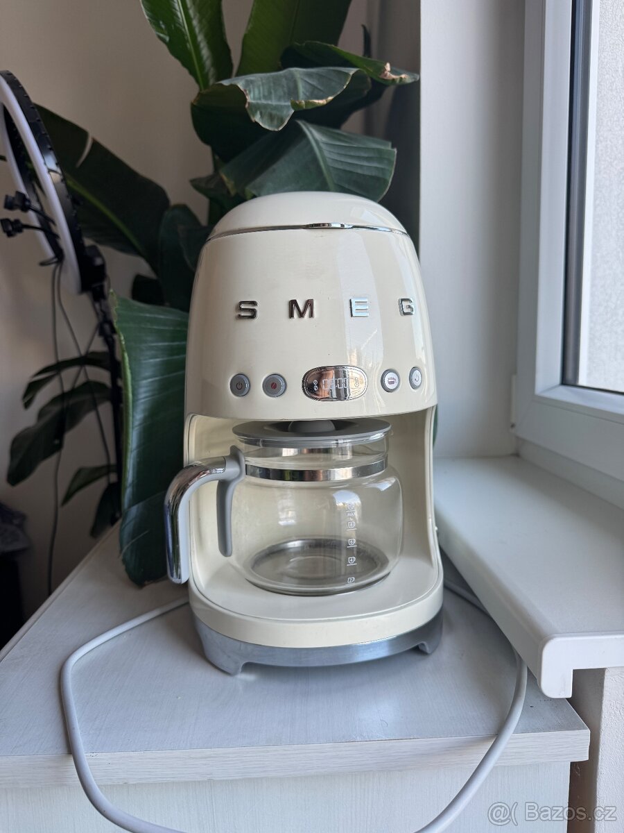 SMEG kávovar na překapávanou kávu