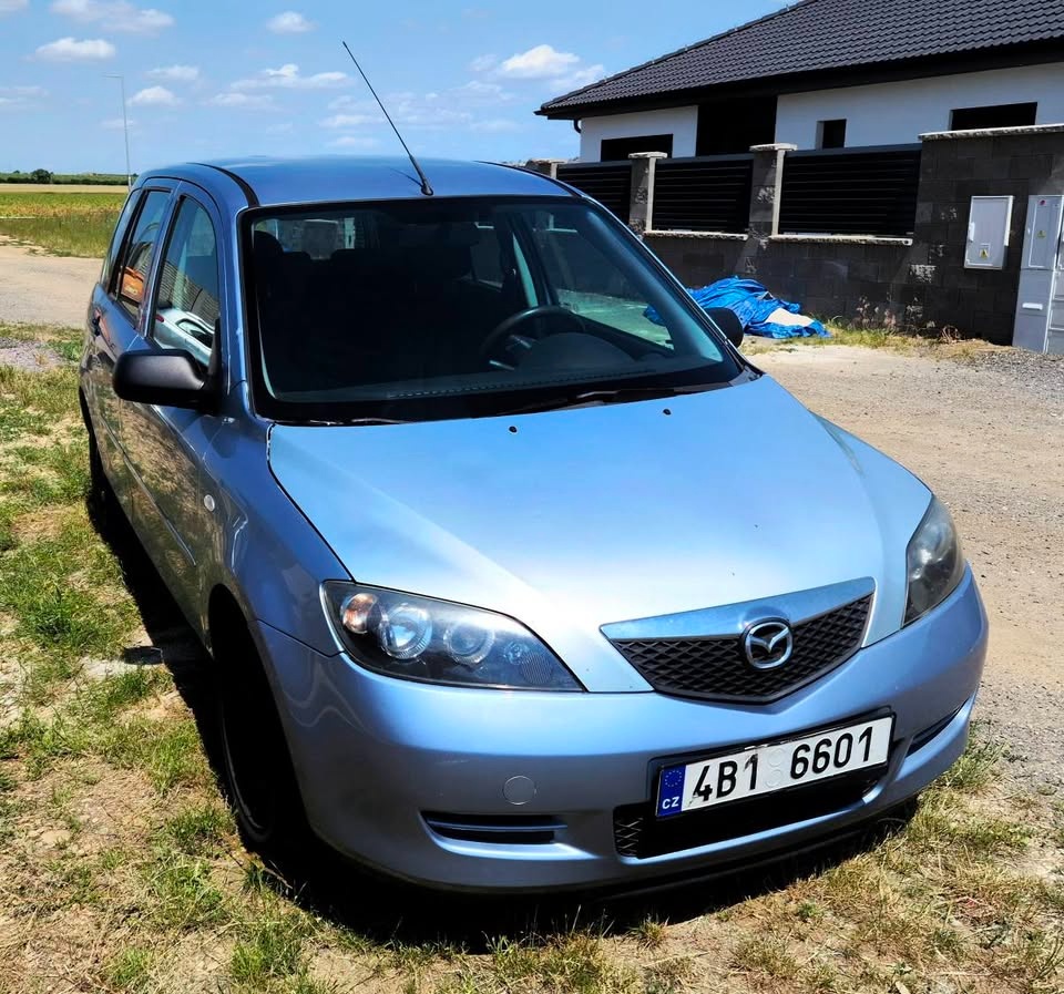Mazda 2 - 55 kW. Rok 2006