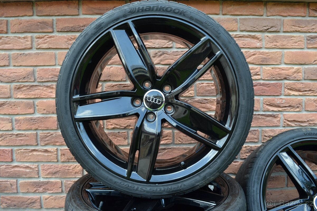 5x112 R19 Originál letní sada Audi A3/S3 Black + 235/35 R19