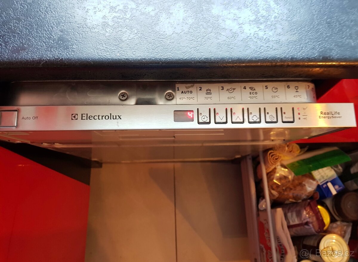 Electrolux úzká myčka 45cm, integrovaná vestavná