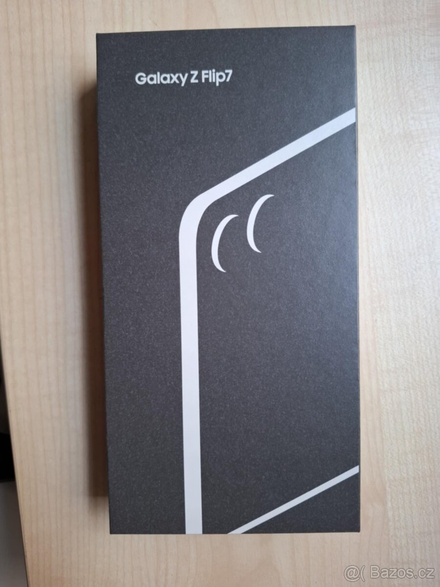 Samsung Galaxy Z Flip 7 512gb a Buds 3 jako Darek