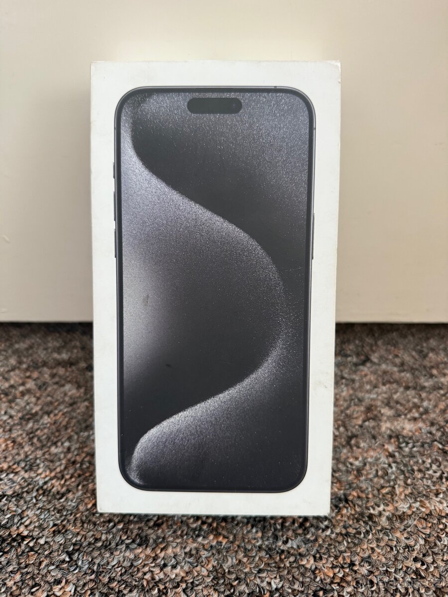Apple iPhone 15 Pro Max 256gb. TOP stav, zaruka do 2/26.