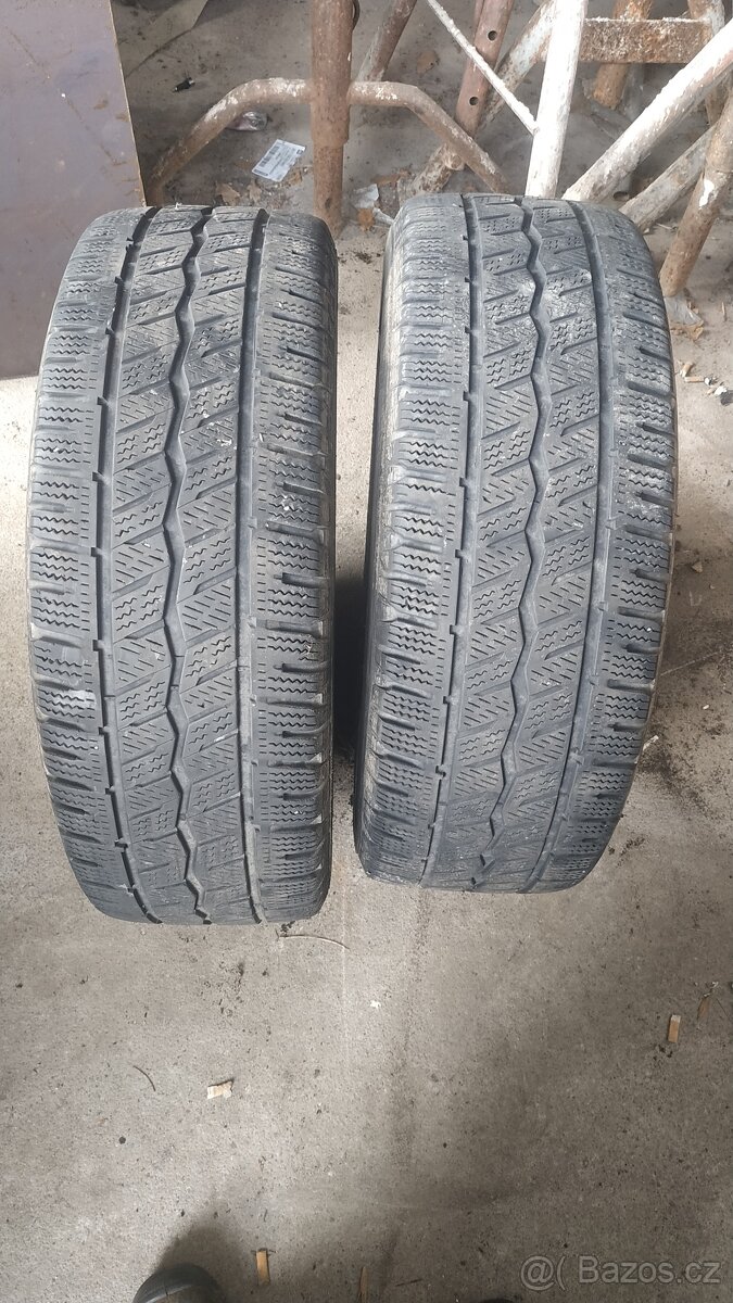 Zimní pneu 235/65/16c