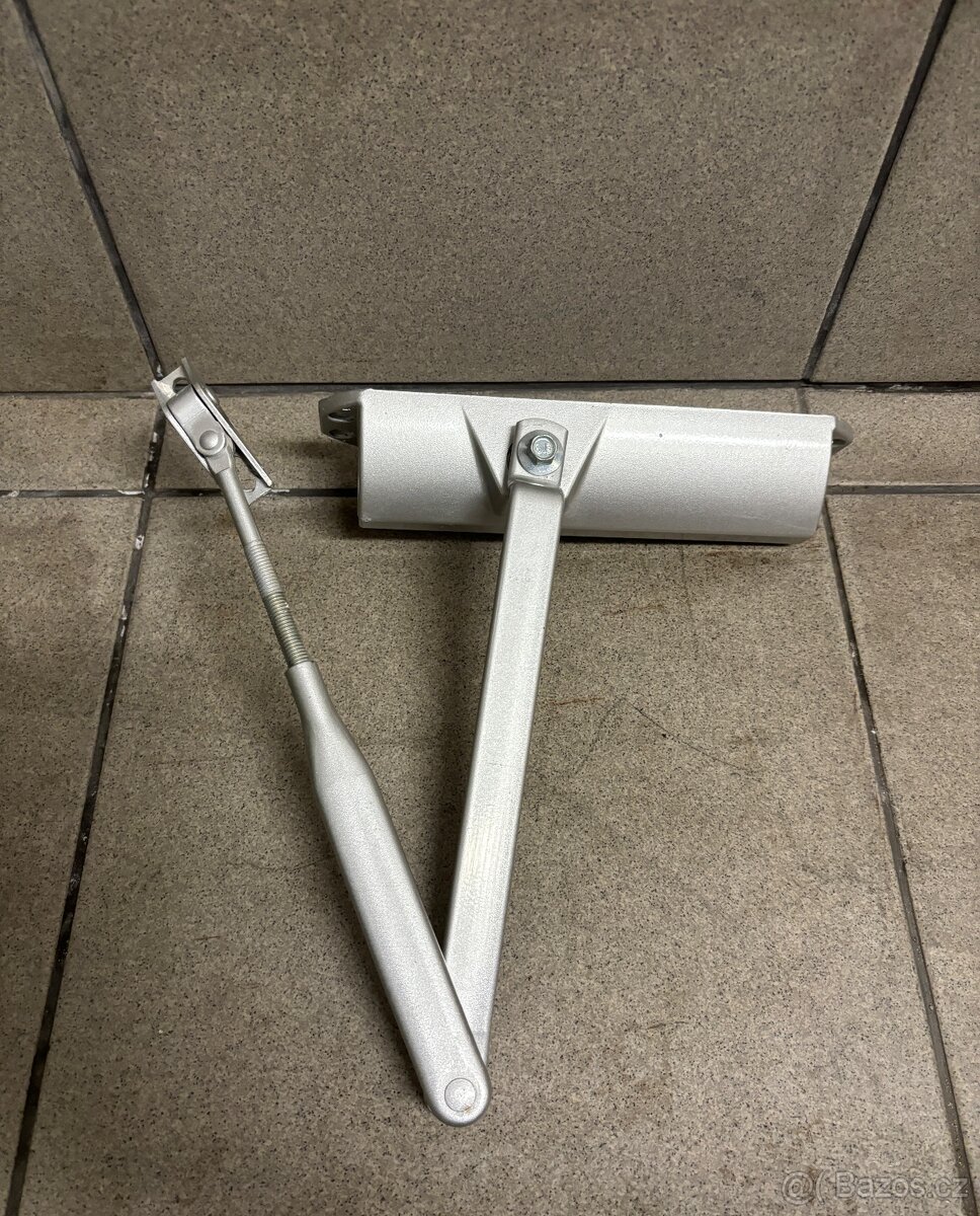 Zavírač dveří Dorma TS 68