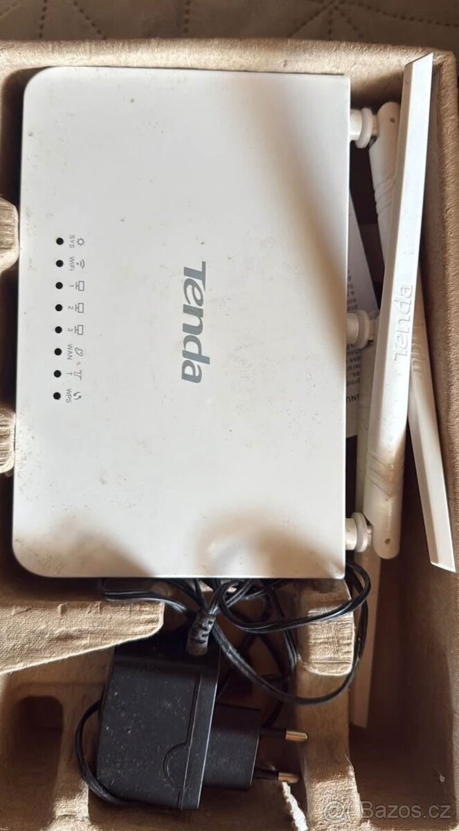 Router Tenda N300 F3