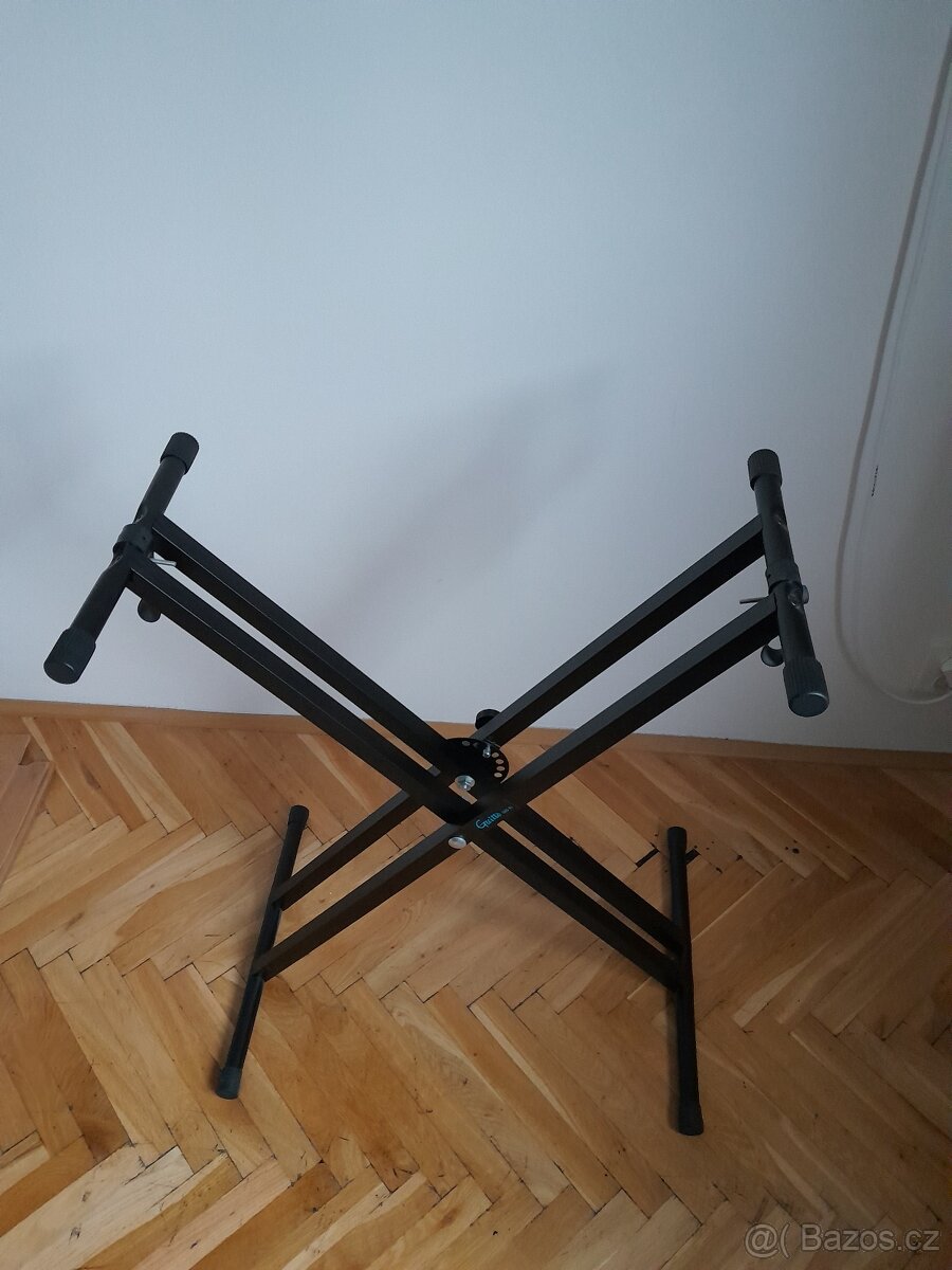 Stojan na klávesy Guitto