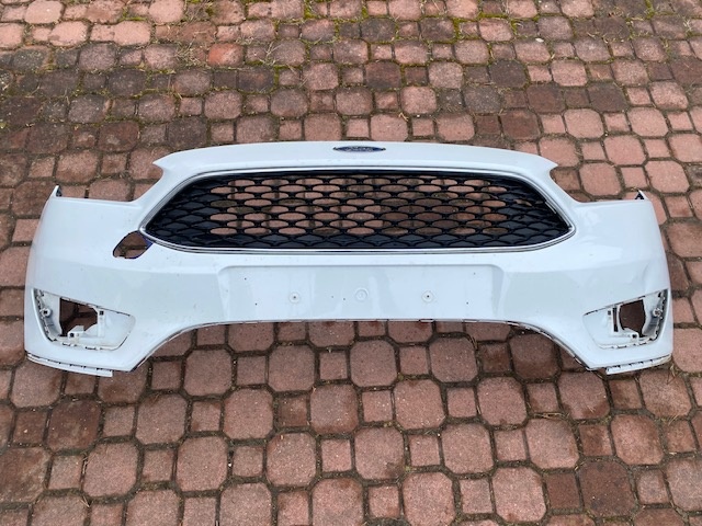 FORD FOCUS 10/2014-2018 PŘEDNÍ NÁRAZNÍK