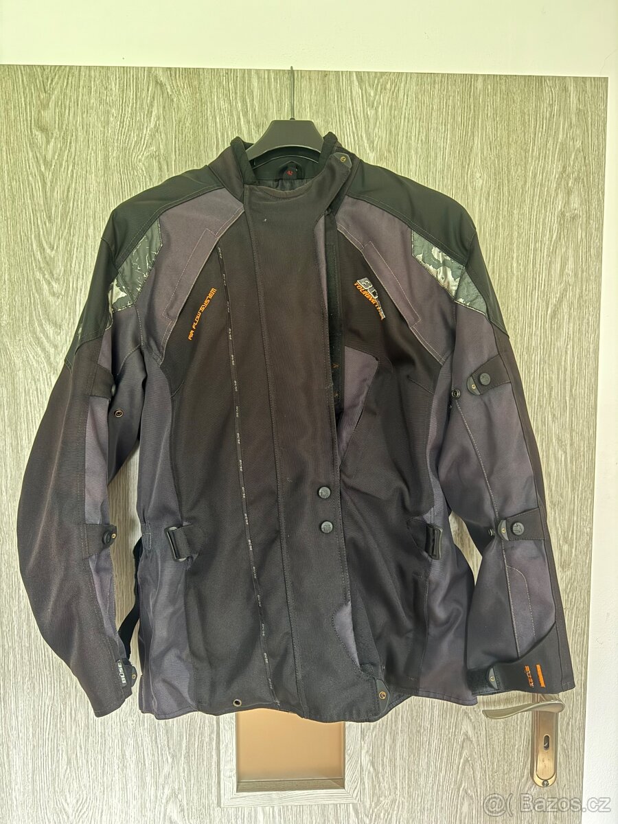 Motorkářské oblečení