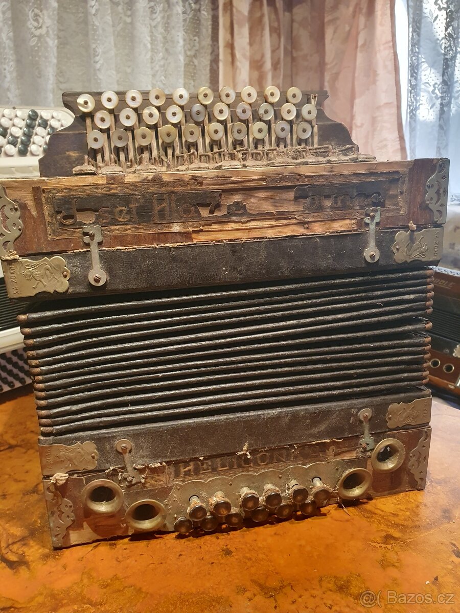 Starožitná heligonka Josef Hlaváček