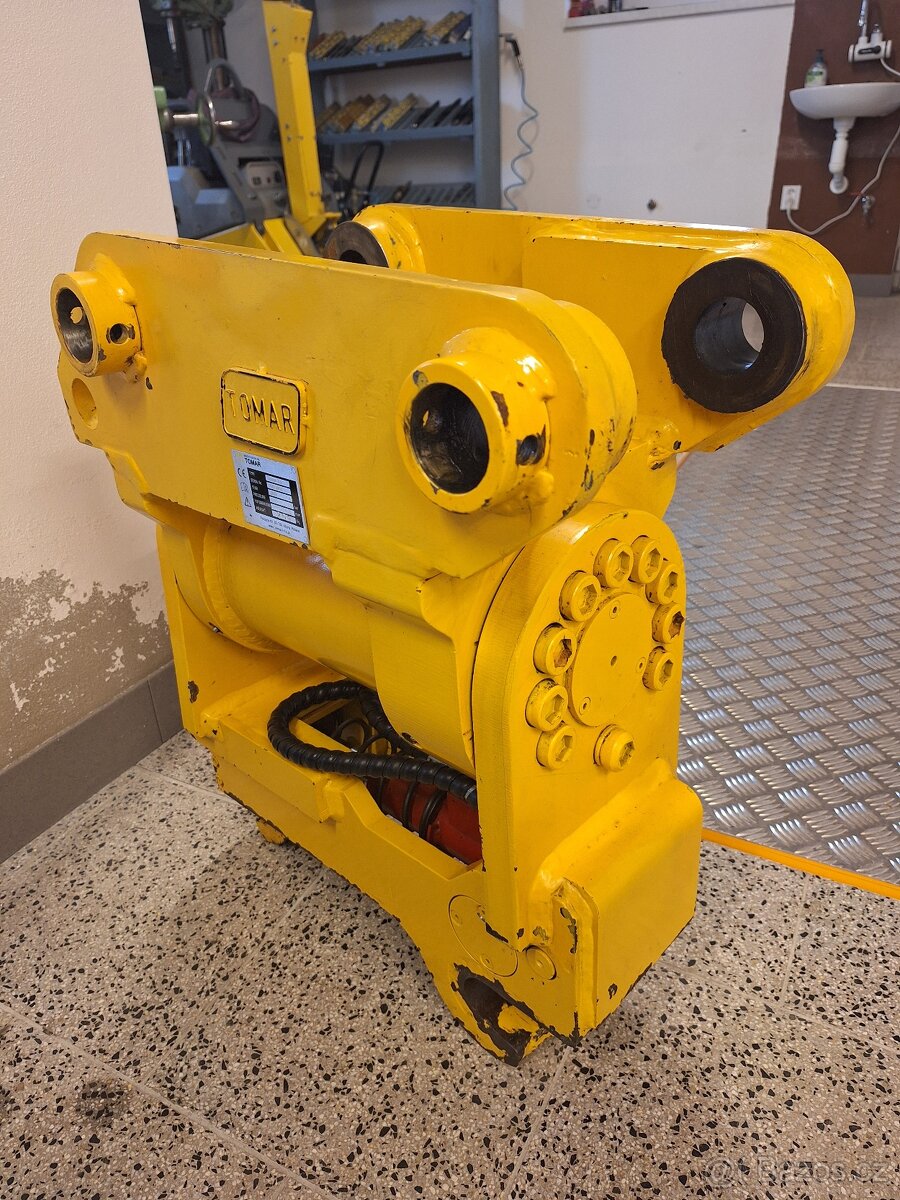 Naklápěcí hlava powertil JCB