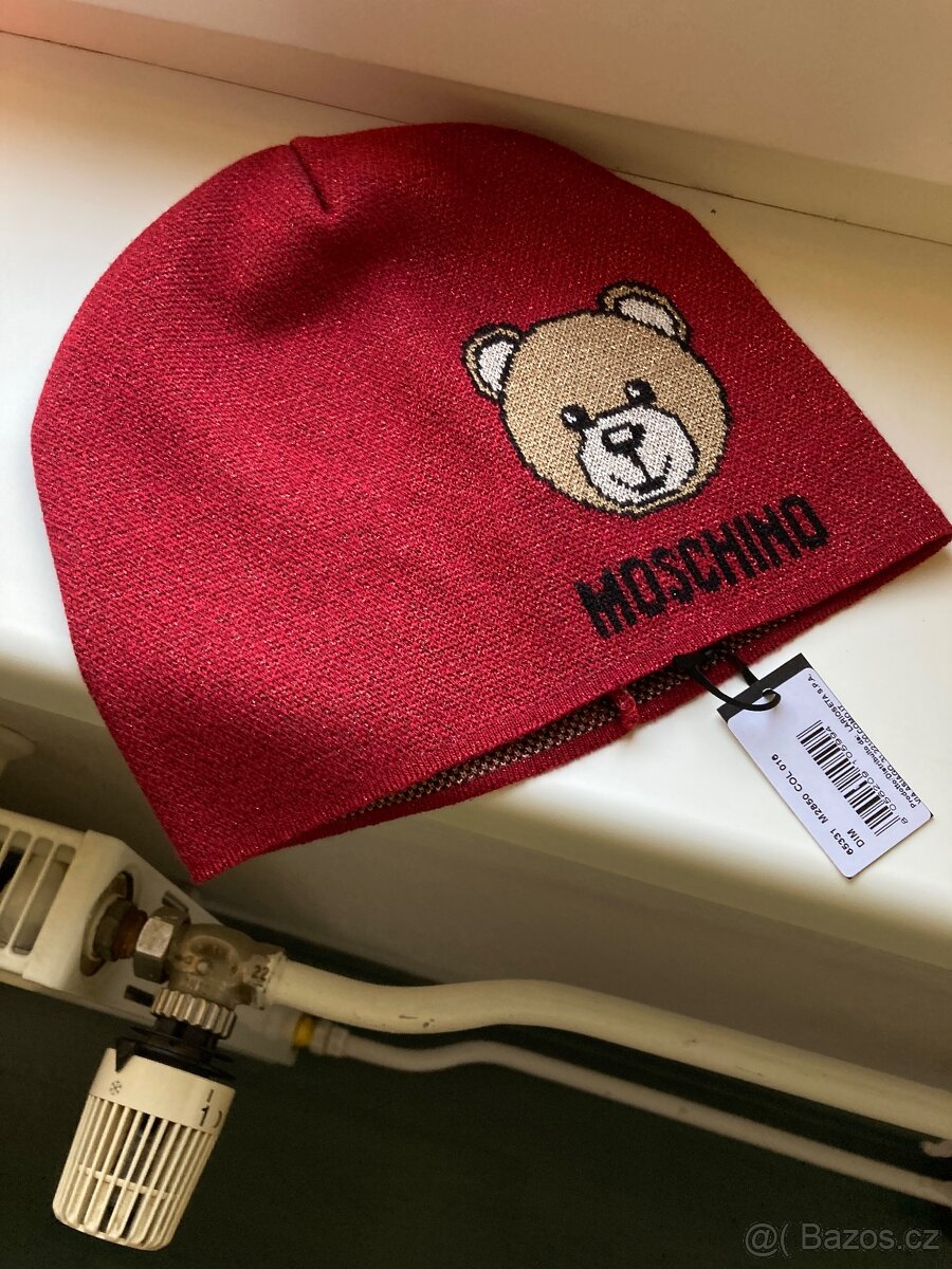 Čepice love moschino