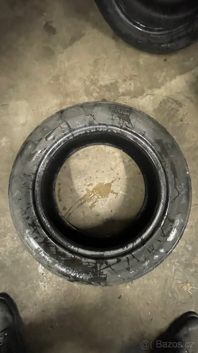Roadmarch Prime UHP 08 235/55 R17 103W