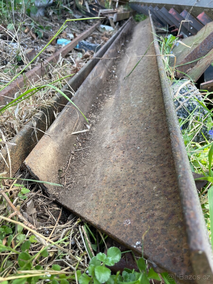 Účko/Traverza
